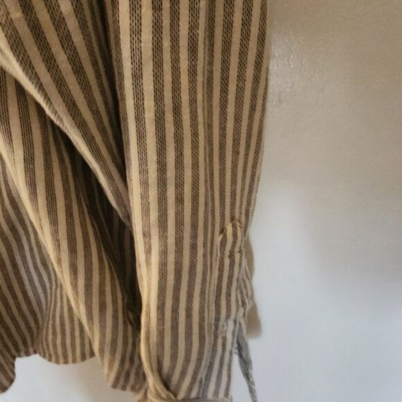 New Abercrombie and Fitch long sleeve shirt - Picture 4 of 5